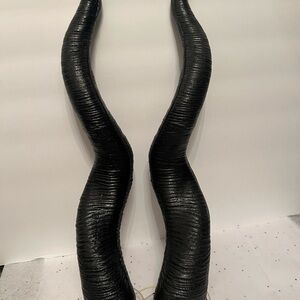 Costume Black horns with rubber attachments
